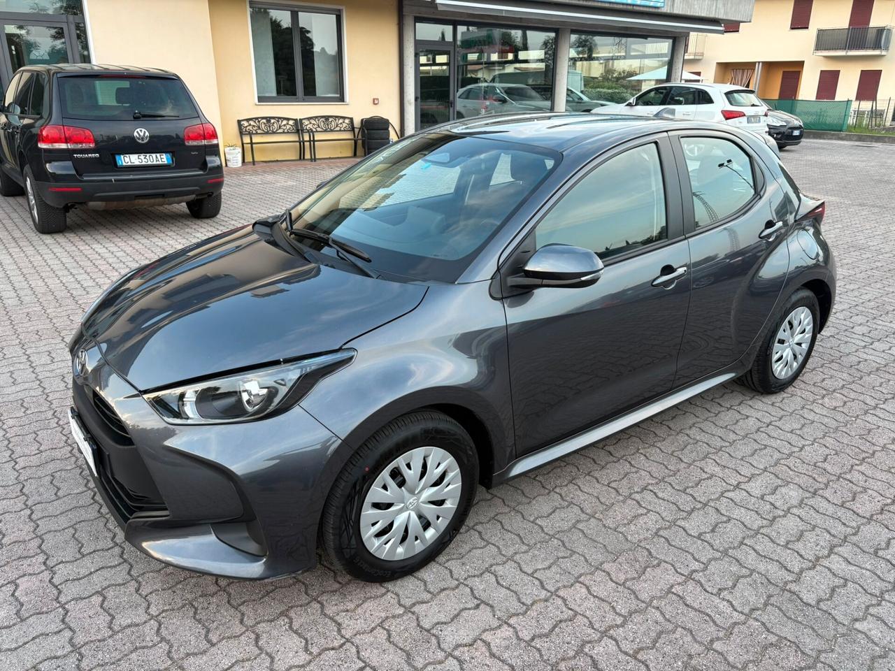 TOYOTA YARIS 1.5 HYBRID KM 12.091 SI A NEOPAT.