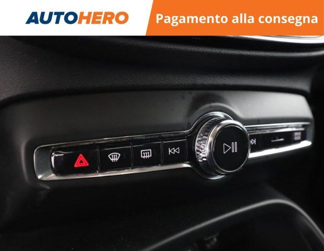 VOLVO XC40 T2 Geartronic Momentum Pro