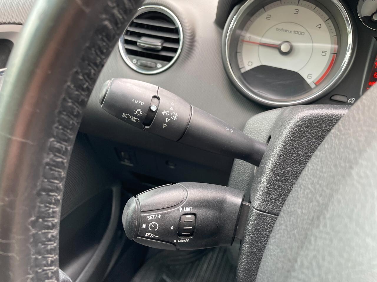 Peugeot 308 1.6 HDi 110CV SW Ciel Premium
