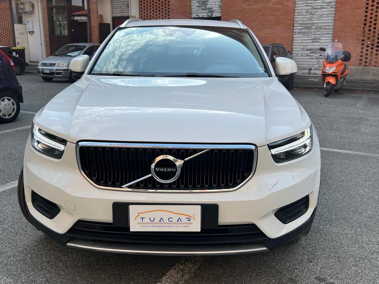 Volvo XC40 Business Plus D3 #12032