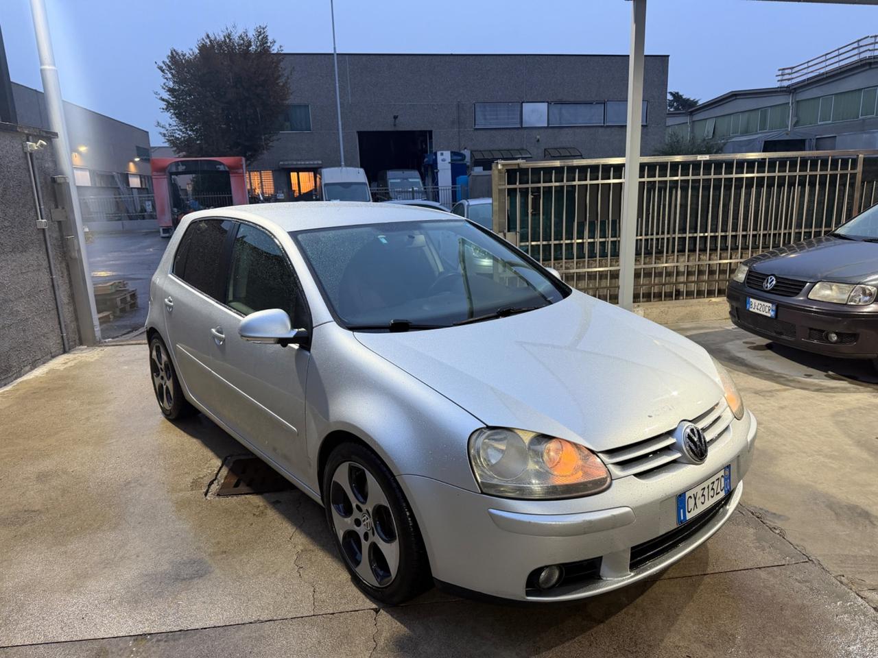 VW GOLF V 2.0TDI CERCHI 17 GTI