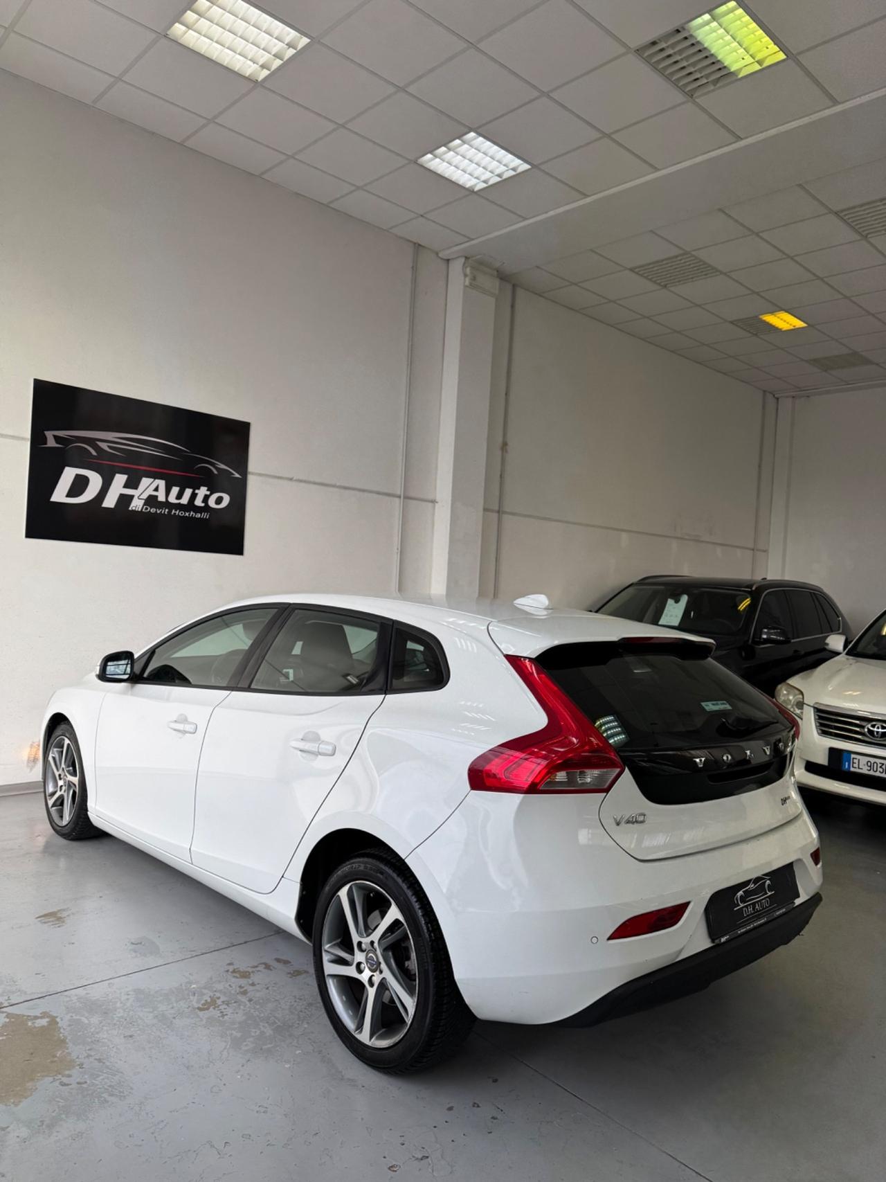 Volvo V40 D2 R-design Momentum
