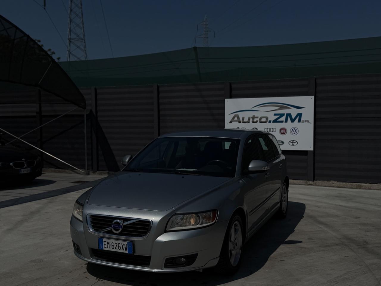Volvo V50 D2 R-design