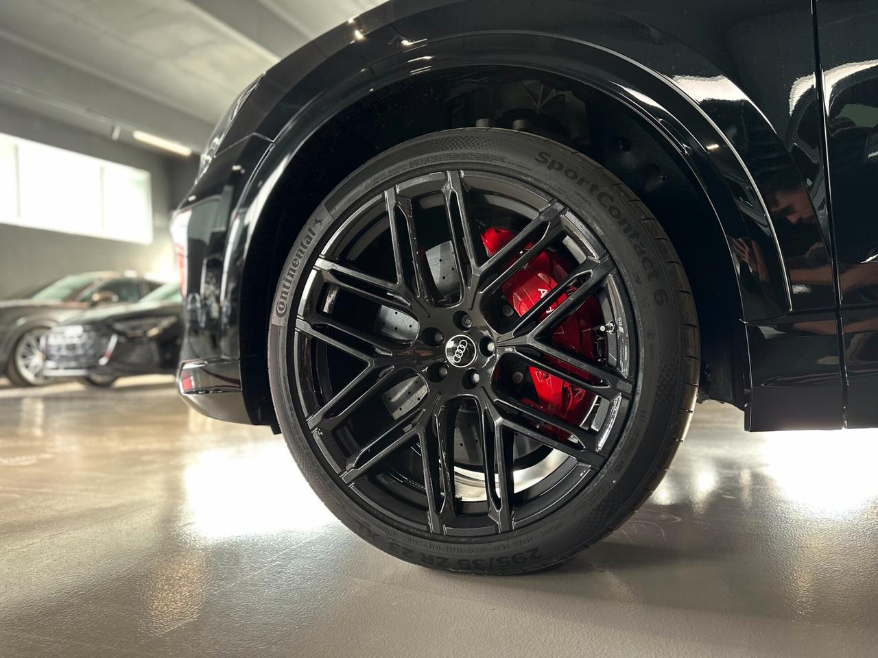 Audi Q8 RS SUV performance 471 kW tiptronic