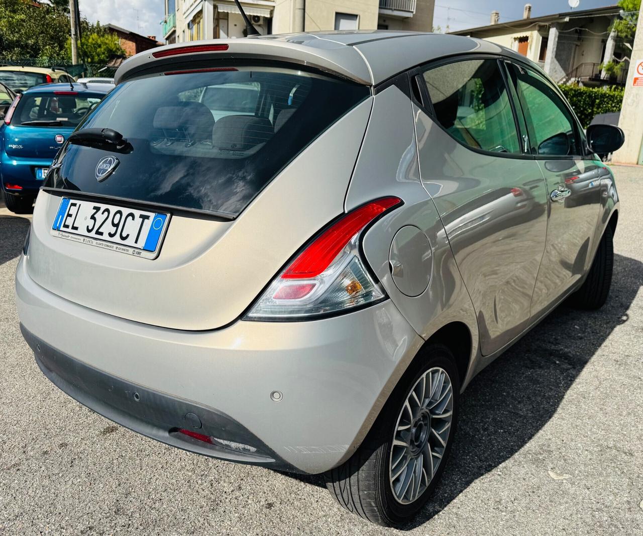 Lancia Ypsilon 0.9 TwinAir 85 CV Cambio Automatico
