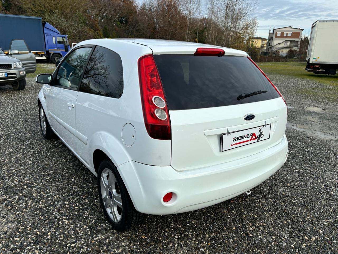 Ford Fiesta 1.2 16V 3p. Ghia