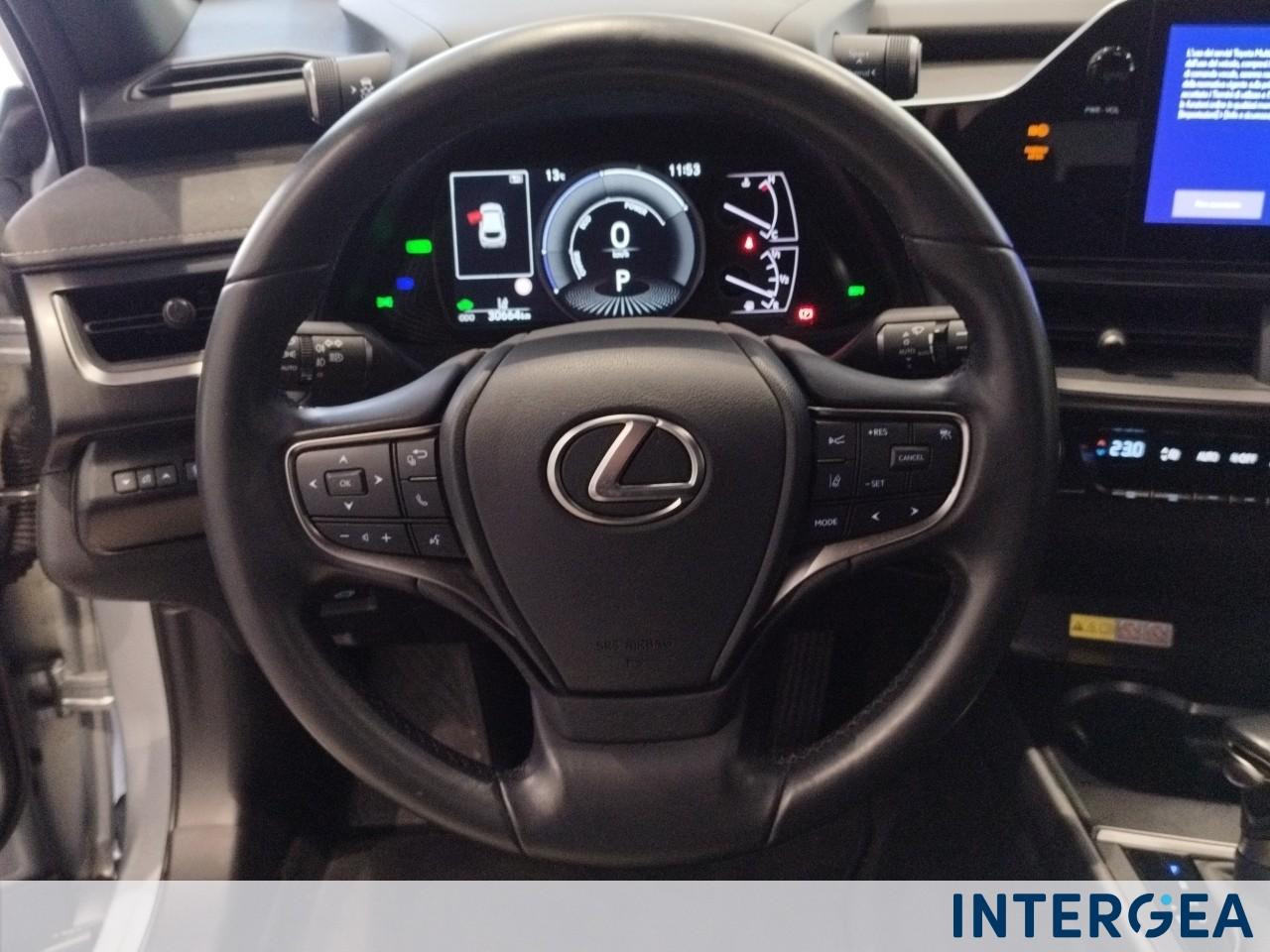 LEXUS UX 250h 2.0 Design 4wd cvt