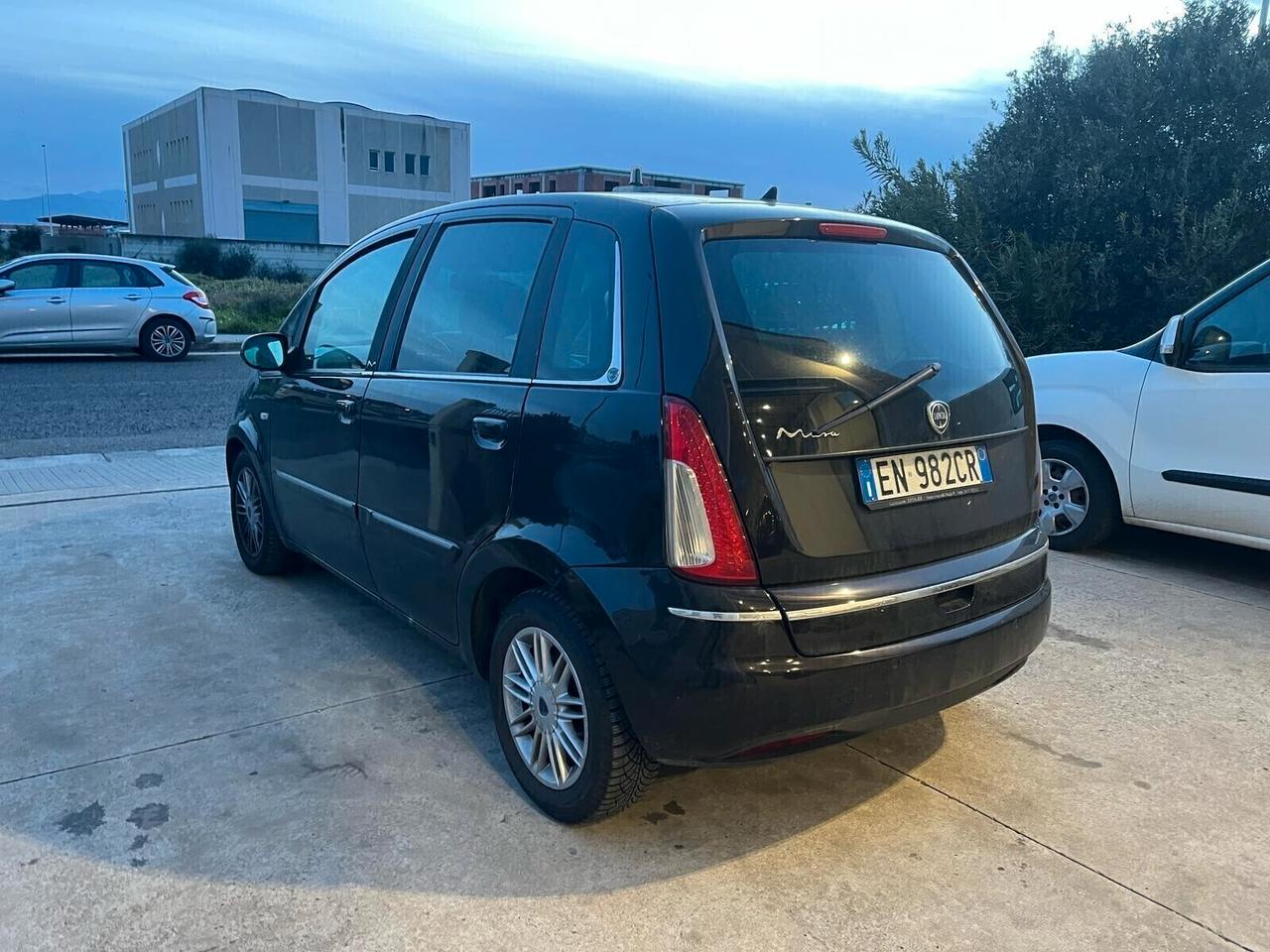 Lancia MUSA 1.3 Mjt 95 CV Gold 2012