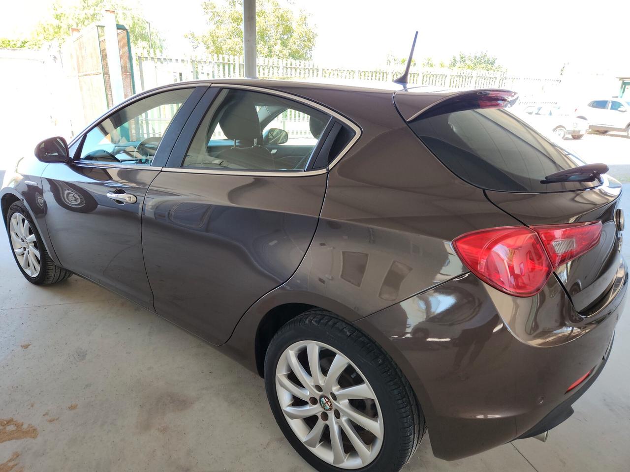 Alfa Romeo Giulietta 1.6 JTDm-2 105 CV Distinctive