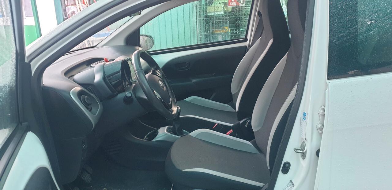 TOYOTA AYGO ANNO 1.0 BENZINA KM 78 MILA EURO 6/B