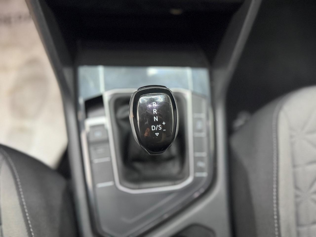 Volkswagen Tiguan 2.0 TDI 150 CV SCR DSG R-Line