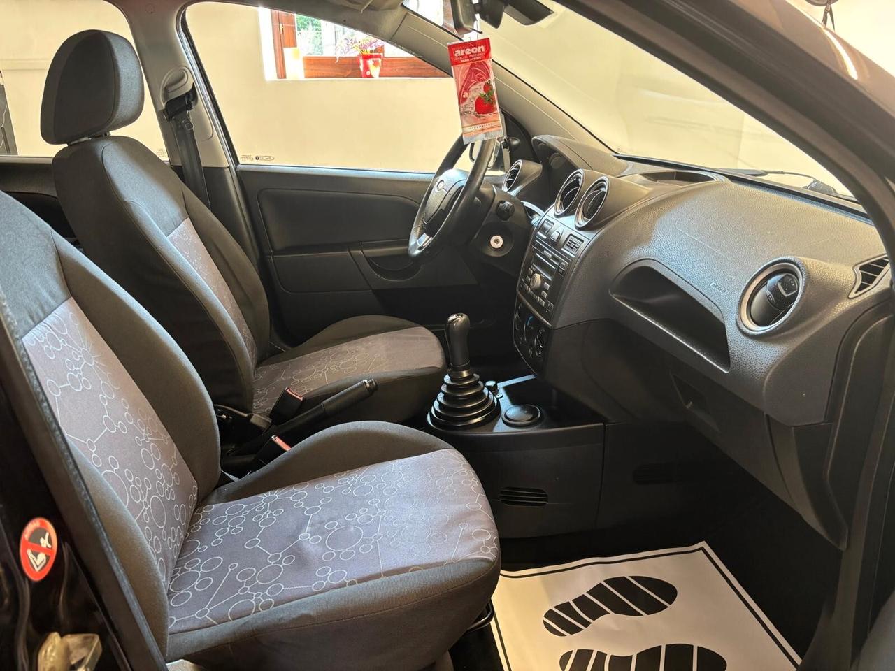 Ford Fiesta 1.2 16V 5p. Ghia