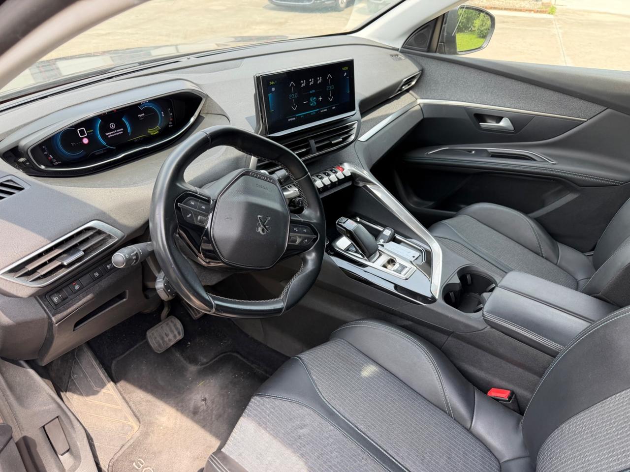Peugeot 3008 Hybrid 225 e-EAT8 Allure Pack