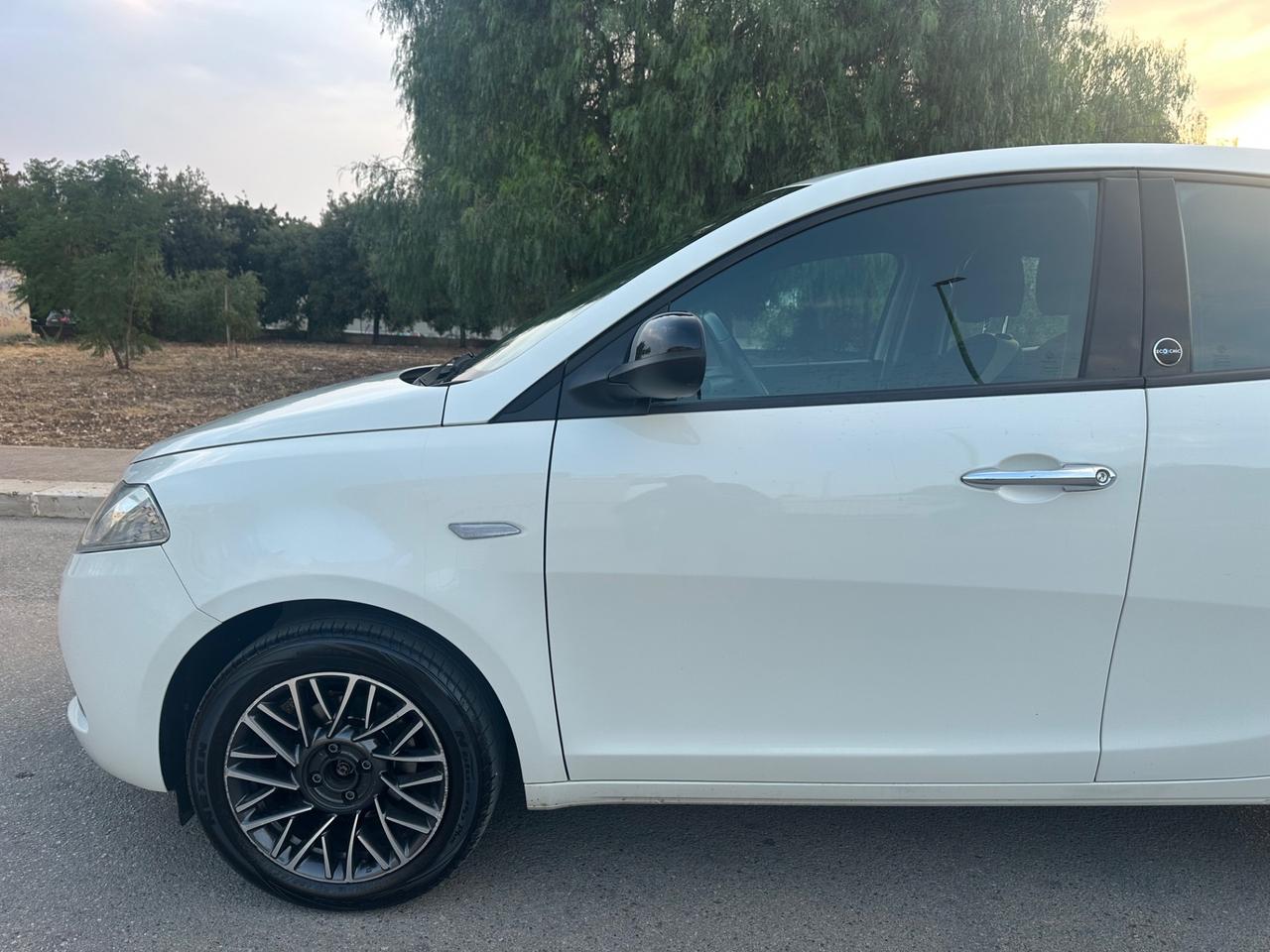 Lancia YPSILON 1.2 GPL 2016 - BELLA