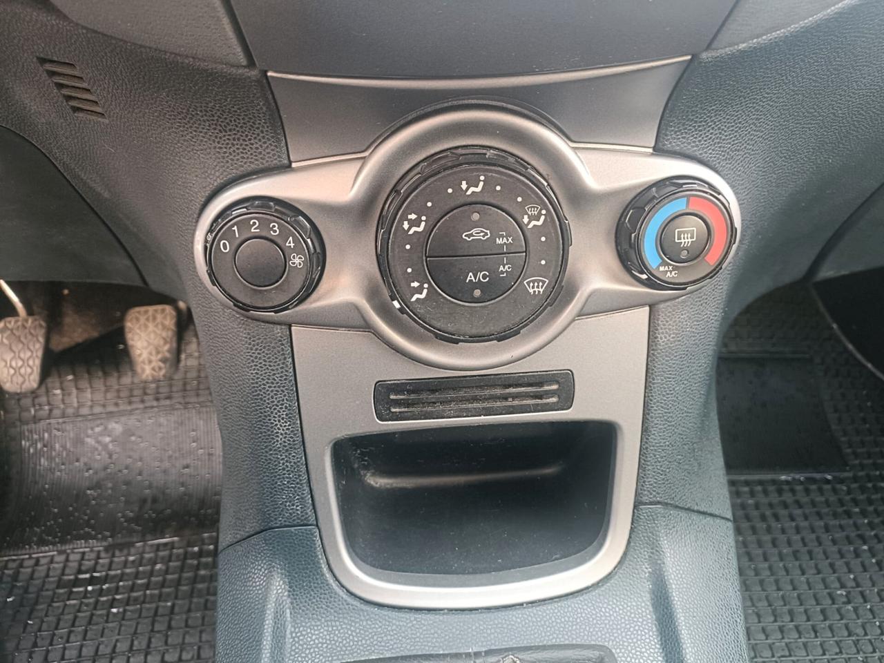 Ford Fiesta 1.2 82 CV 5 porte Titanium