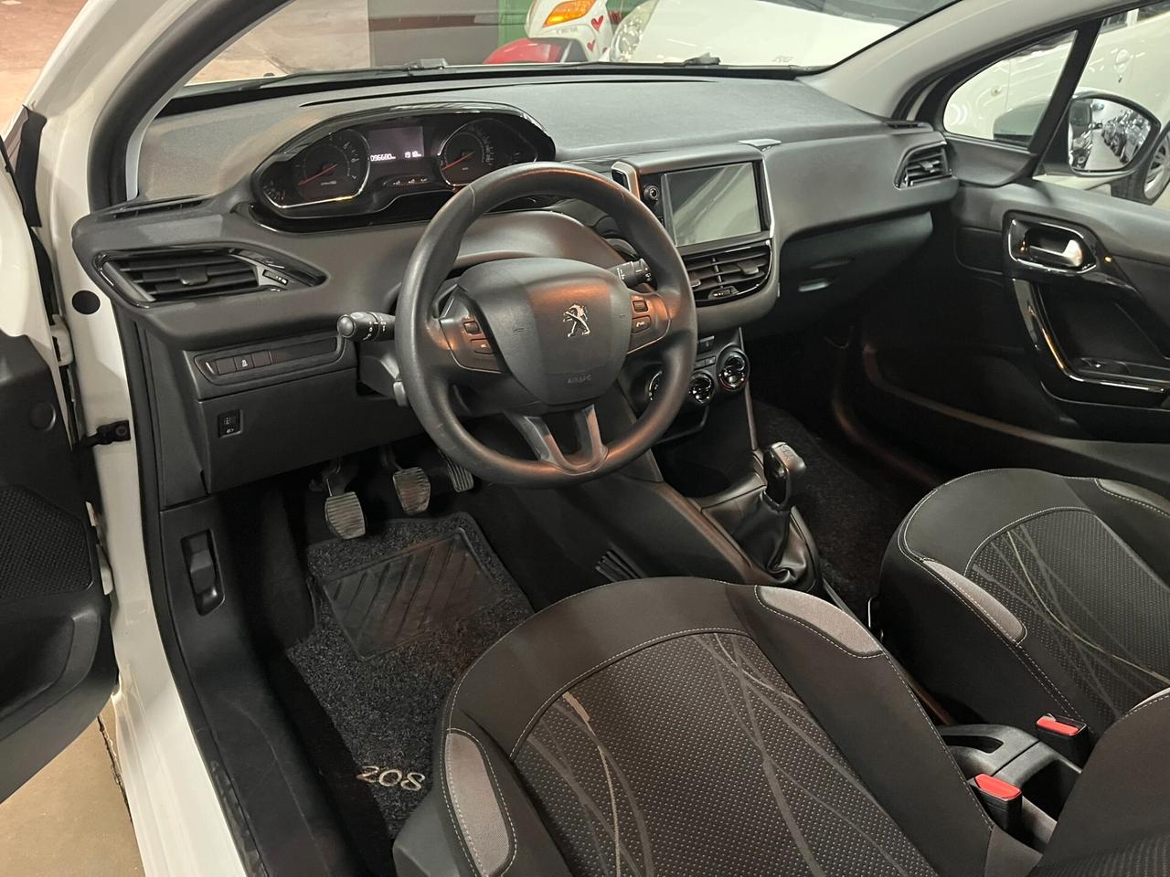 Peugeot 208 1.2 solo 90mila km