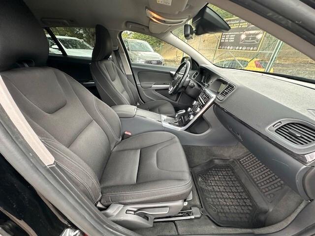 Volvo V60 D2 1.6 Powershift R-design Kinetic