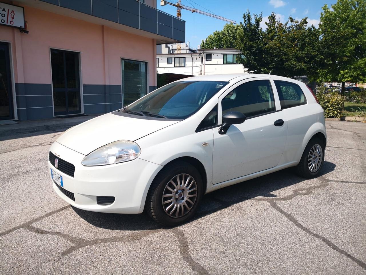 Fiat Grande Punto 1.2 3 porte ***NEOPATENTATI***DISTRIBUZIONE FATTA***