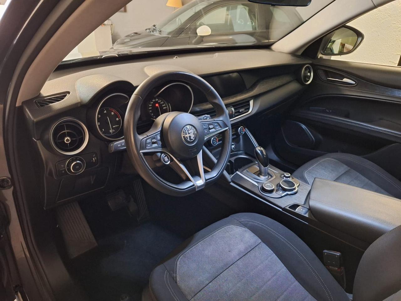 Alfa Romeo Stelvio 2.2 Turbodiesel 190 CV AT8 Q4 Business