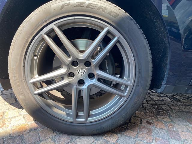 PORSCHE Macan 2.0