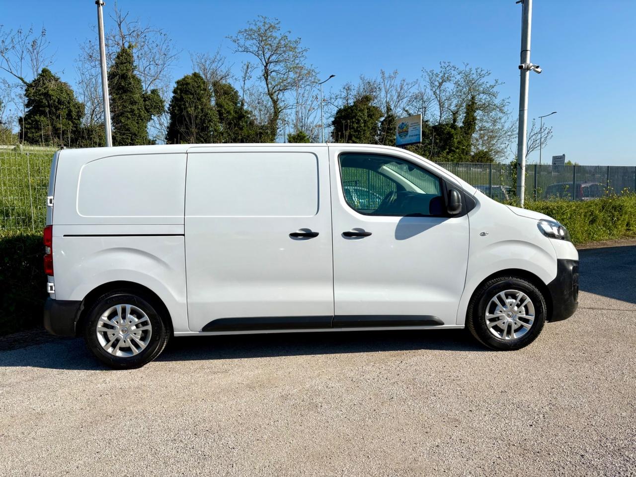 Opel Vivaro 1.5 Diesel 120cv PL-TN Enjoy DOPPIA PORTA LATERALE
