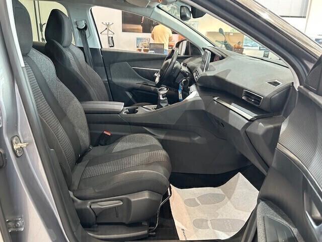 PEUGEOT 3008 1.5 bluehdi Active s&s