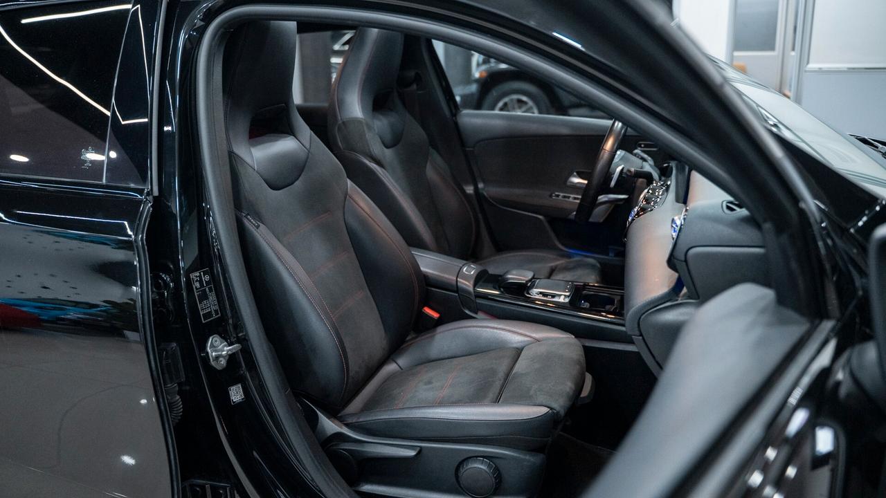 Mercedes-benz A 180 D PREMIUM PLUS AMG TETTO PACK LUCI XENO NAVI FULL