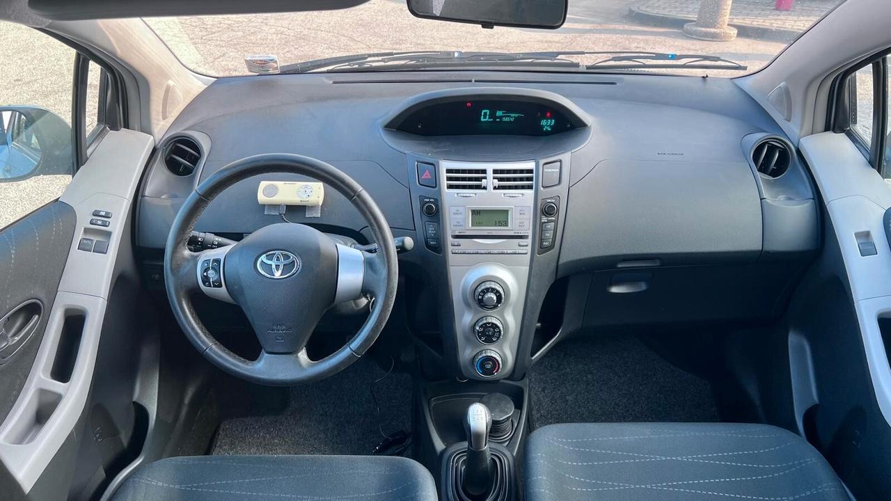 Toyota Yaris 1.0 5 porte Sol
