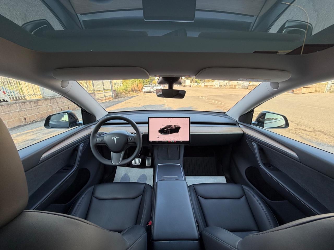 Tesla Model Y AWD Performance