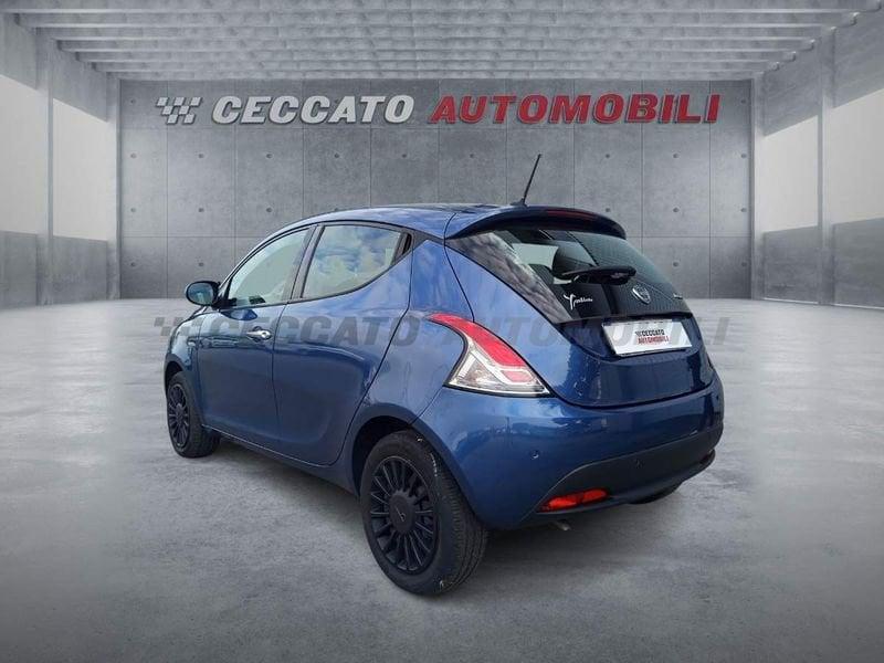 Lancia Ypsilon Ypsilon 1.0 firefly hybrid Silver s&s 70cv 5p.ti