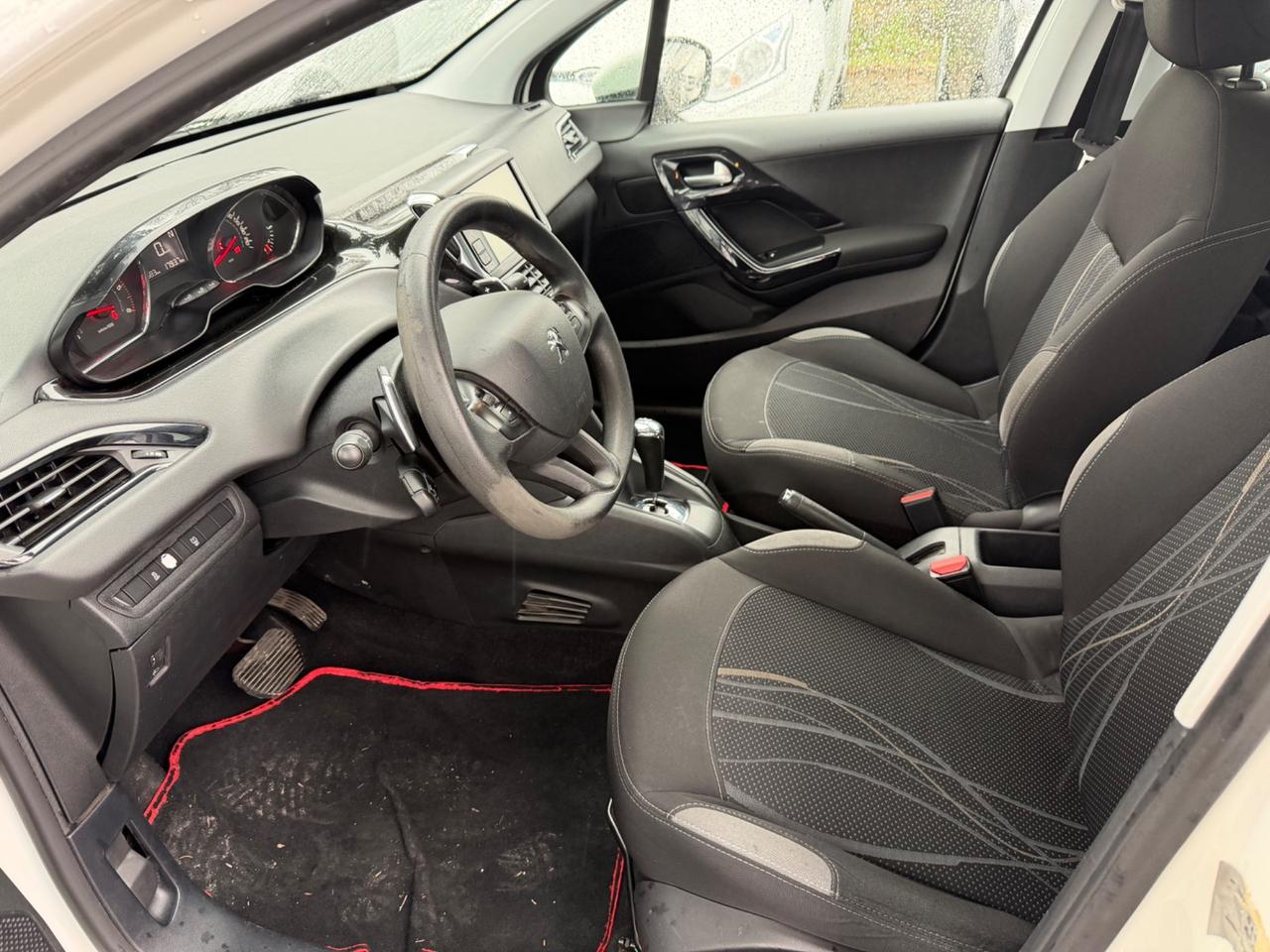 Peugeot 208 1.4 e-HDi 68 CV S&S robotizzato 5 porte Active