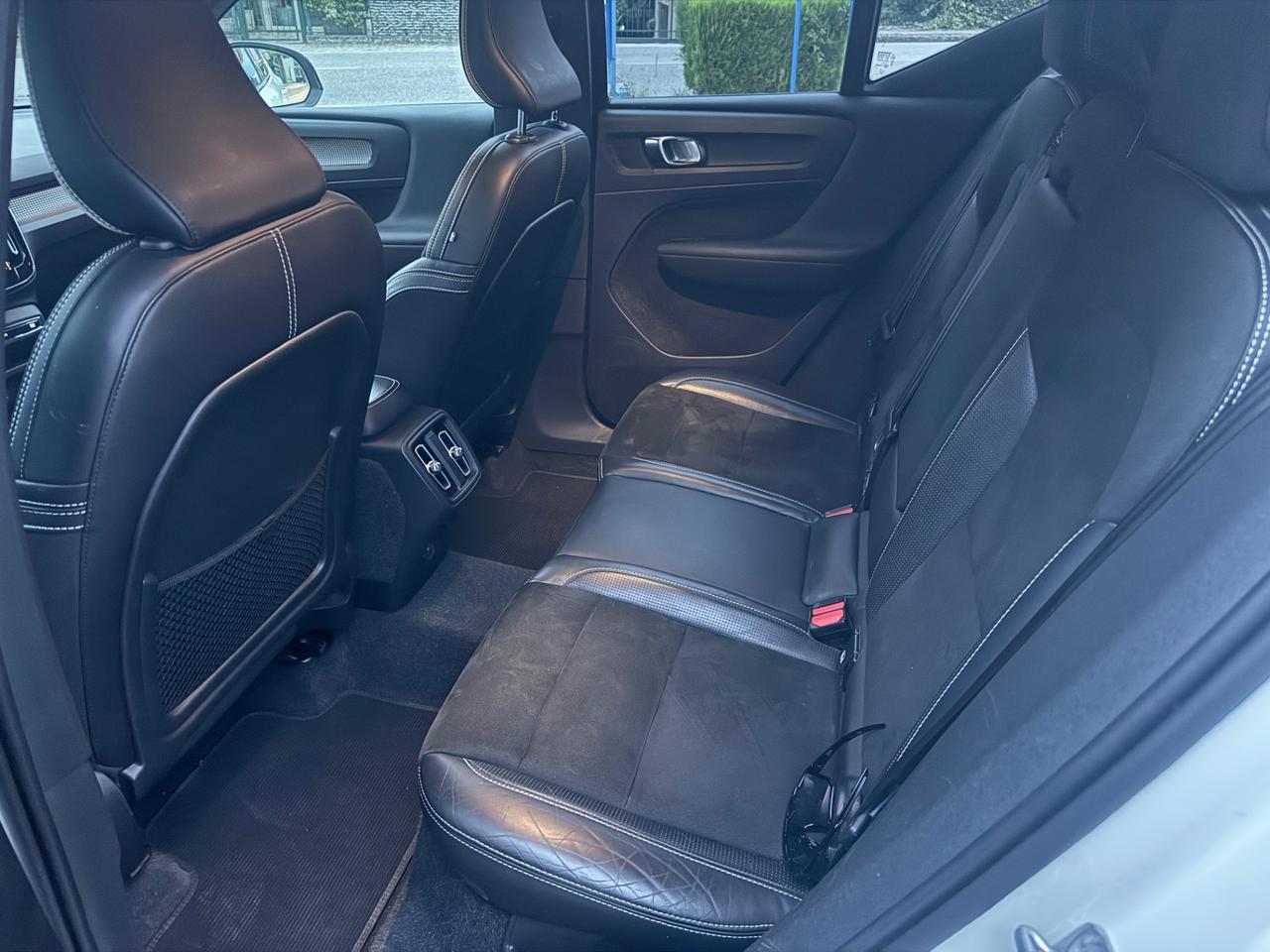 Volvo XC40 D3 AWD R-design
