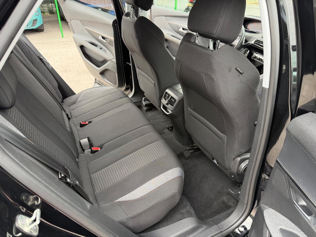 Peugeot 3008 BlueHDi 130 S&S Allure