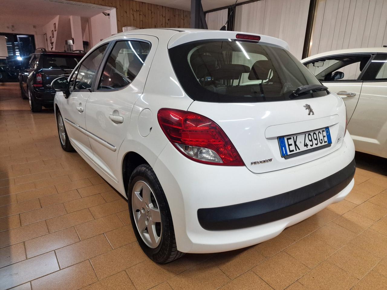 Peugeot 207 1.4 HDi 70CV 5p, 151 mila chilometri ok neopatentati