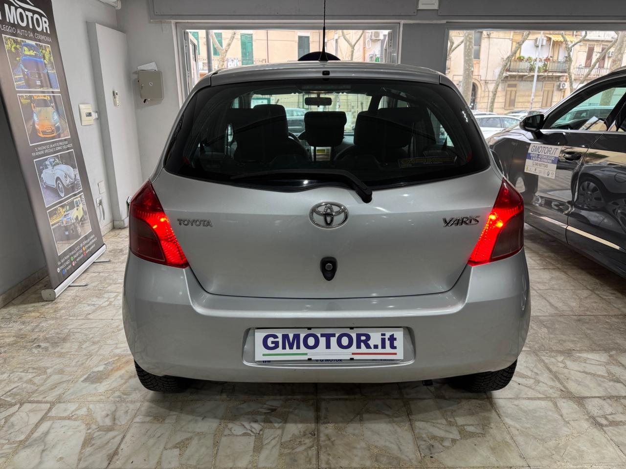 Toyota Yaris 1.0 benzina 5 porte Sol