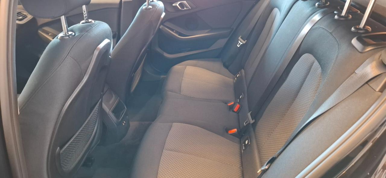 Bmw 118 118i 5p. Business Advantage