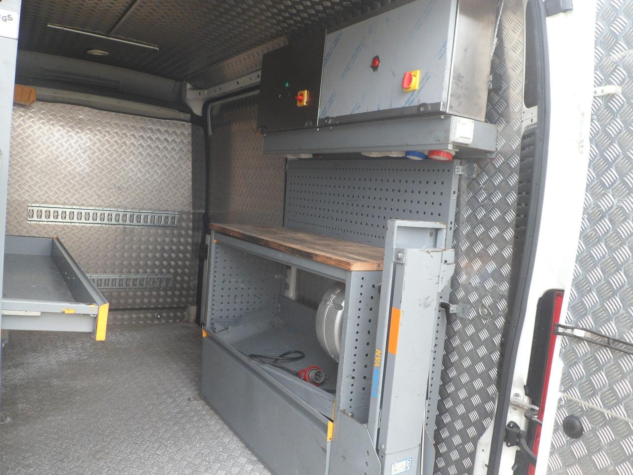 Fiat Ducato furgone medio alto attrezzato