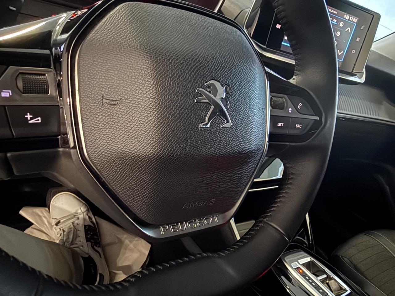 Peugeot 2008 BlueHDi130 S&S EAT8 Allure F1/PERLATO2023