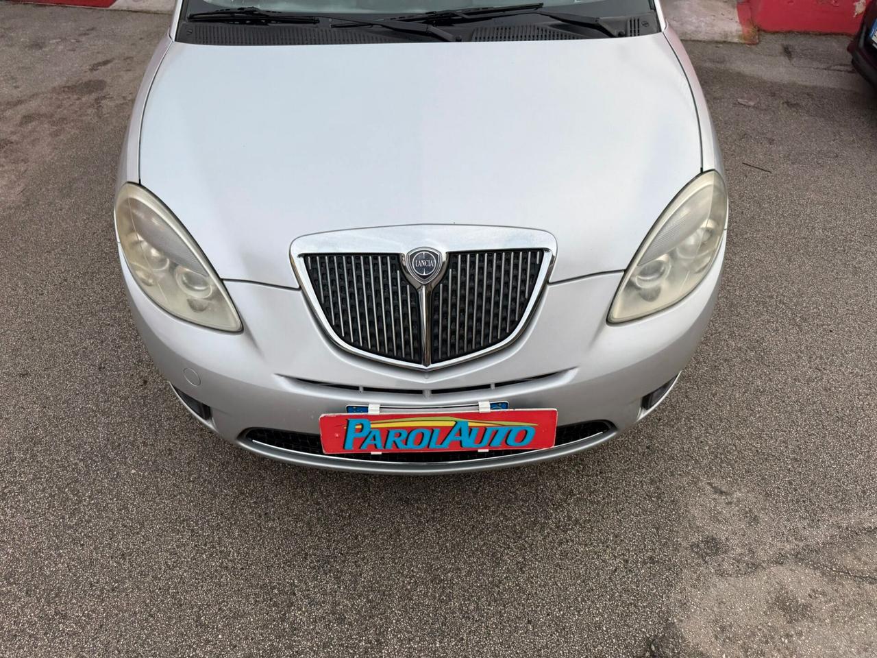 Lancia Ypsilon 1.2 69cv Unyca - 2012