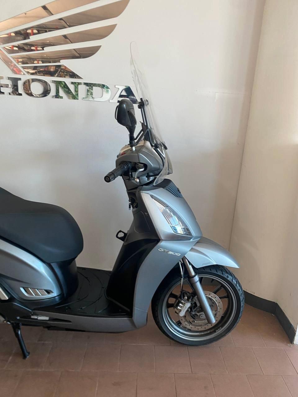 Kymco People GT300i gt