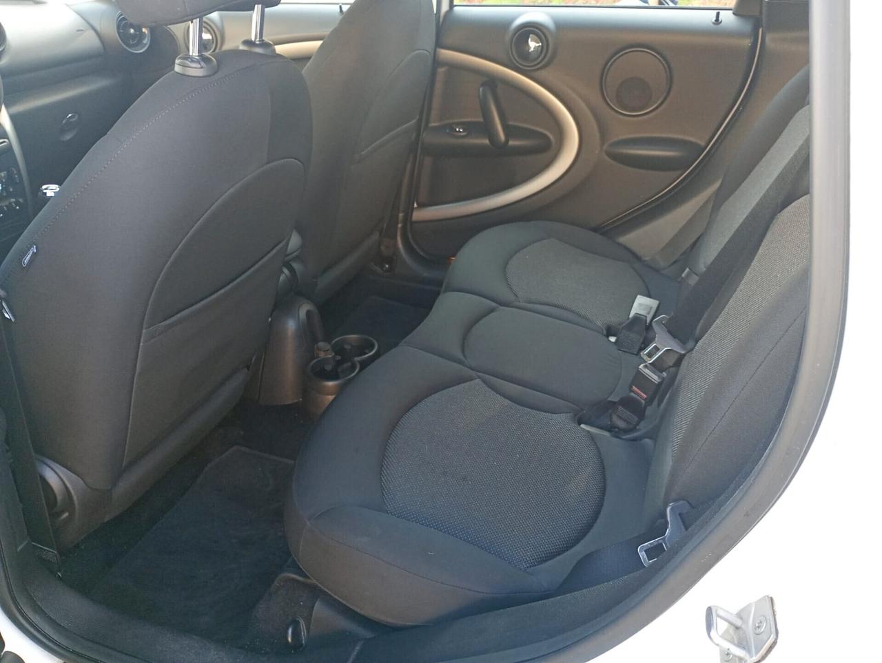 MINI COUNTRYMAN INTROVABILE CON 37.000 KM 1.6 DIESEL