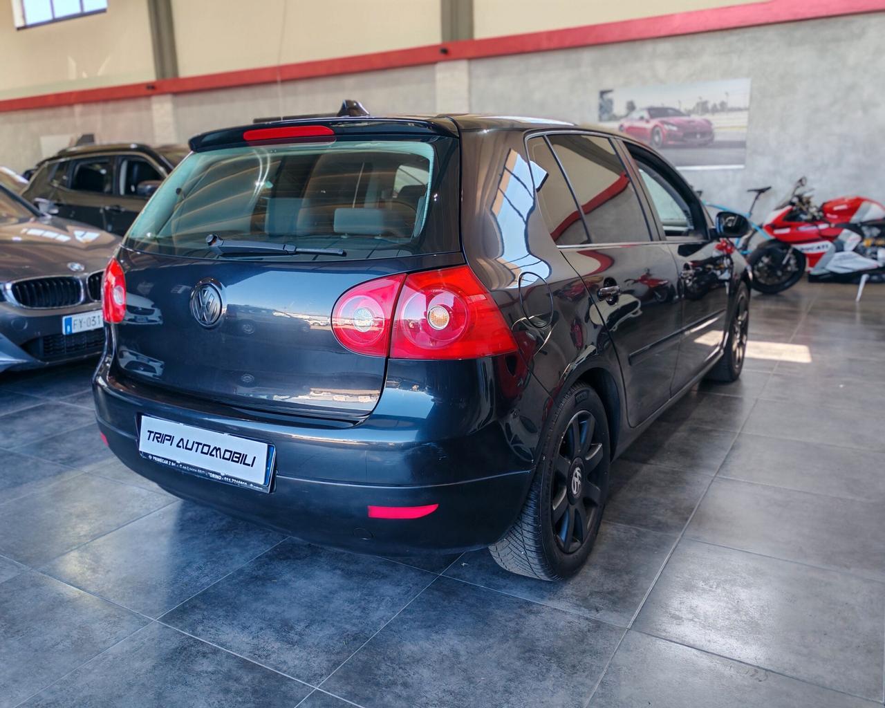 Volkswagen Golf 1.6 FSI 116 cv