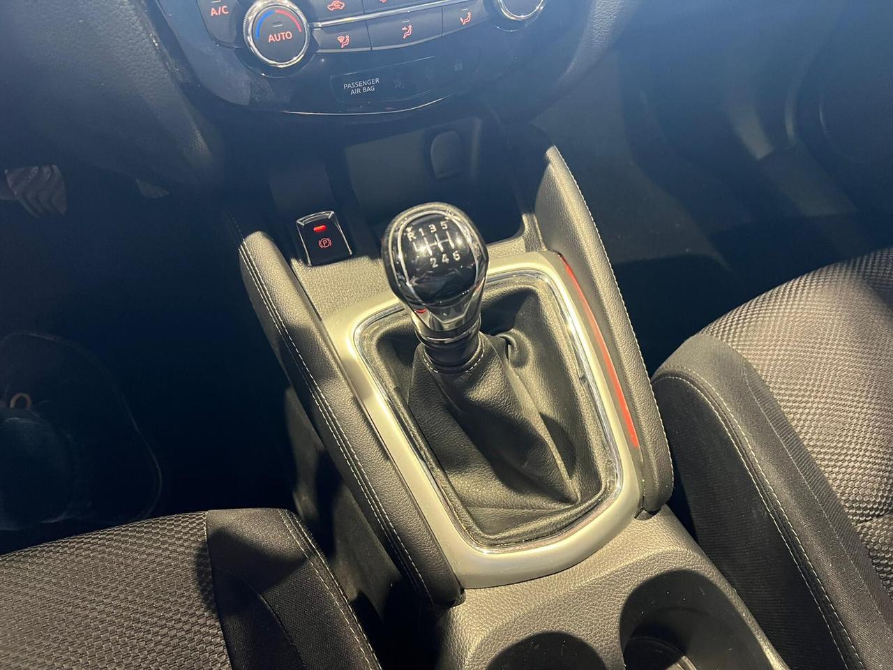 Nissan Qashqai 1.5 dCi Tekna 10/2015