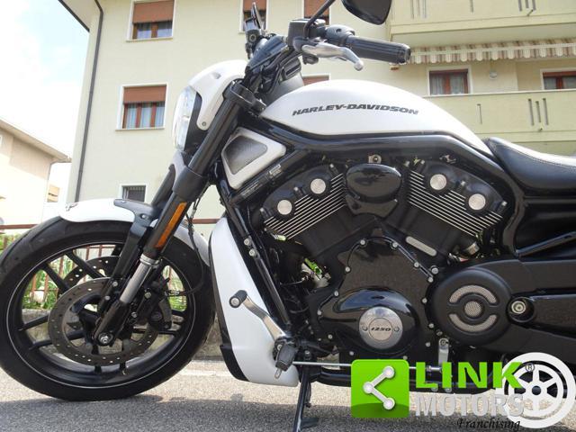 HARLEY-DAVIDSON V-Rod VR1