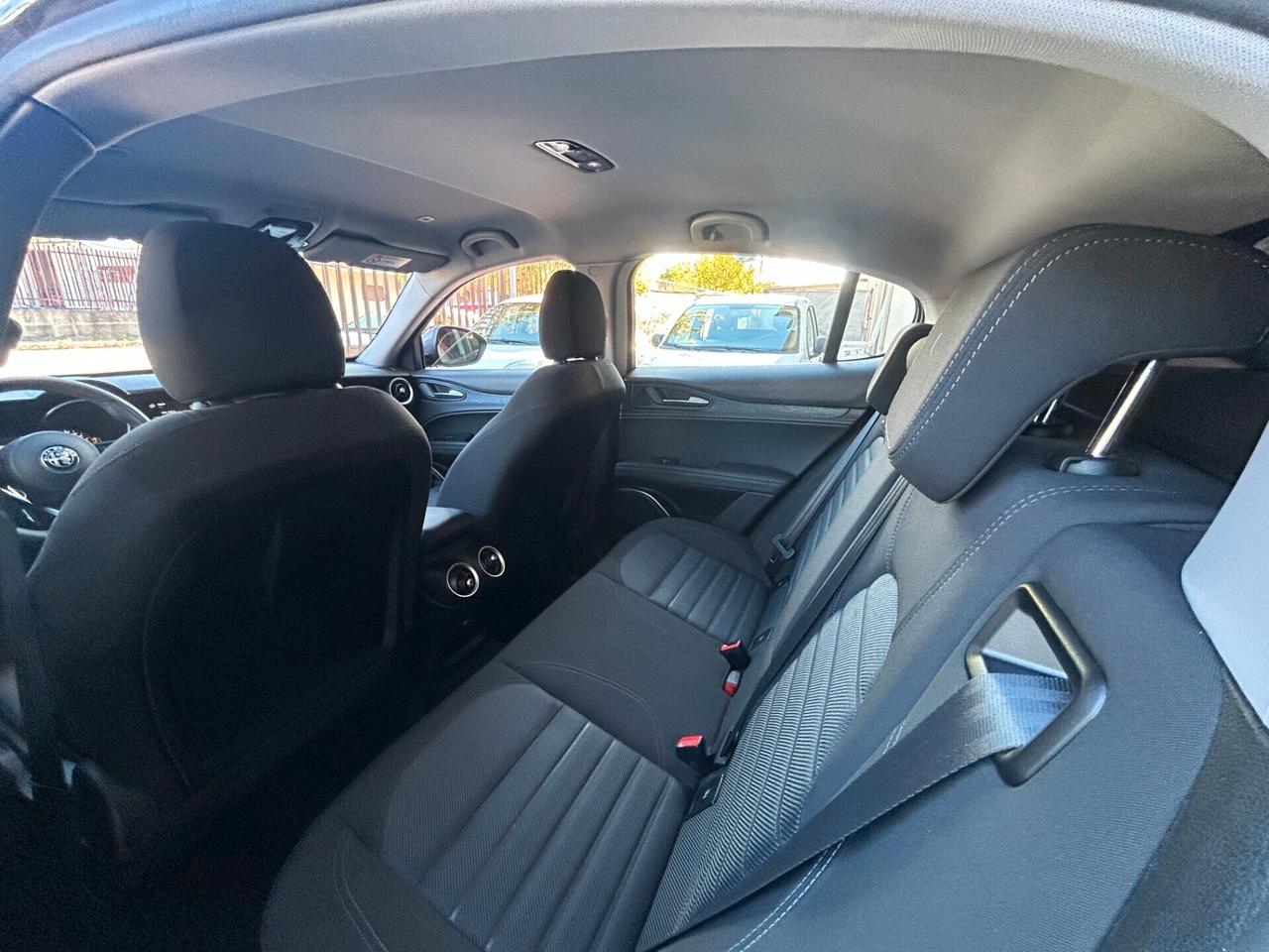 Alfa Romeo Stelvio 2.2 Turbodiesel 160 CV AT8 RWD Business