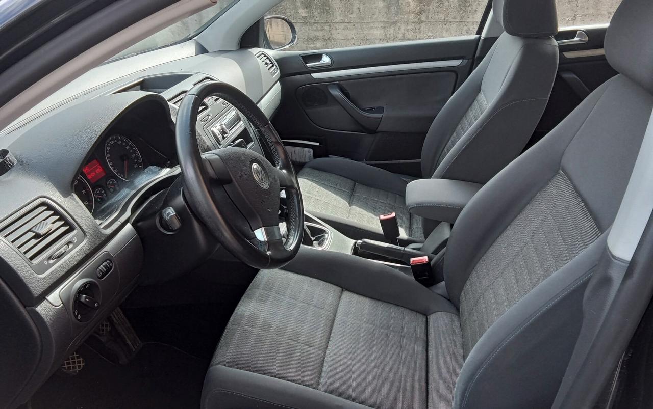 Volkswagen Golf 1.6 16V FSI 5p. Comfortline