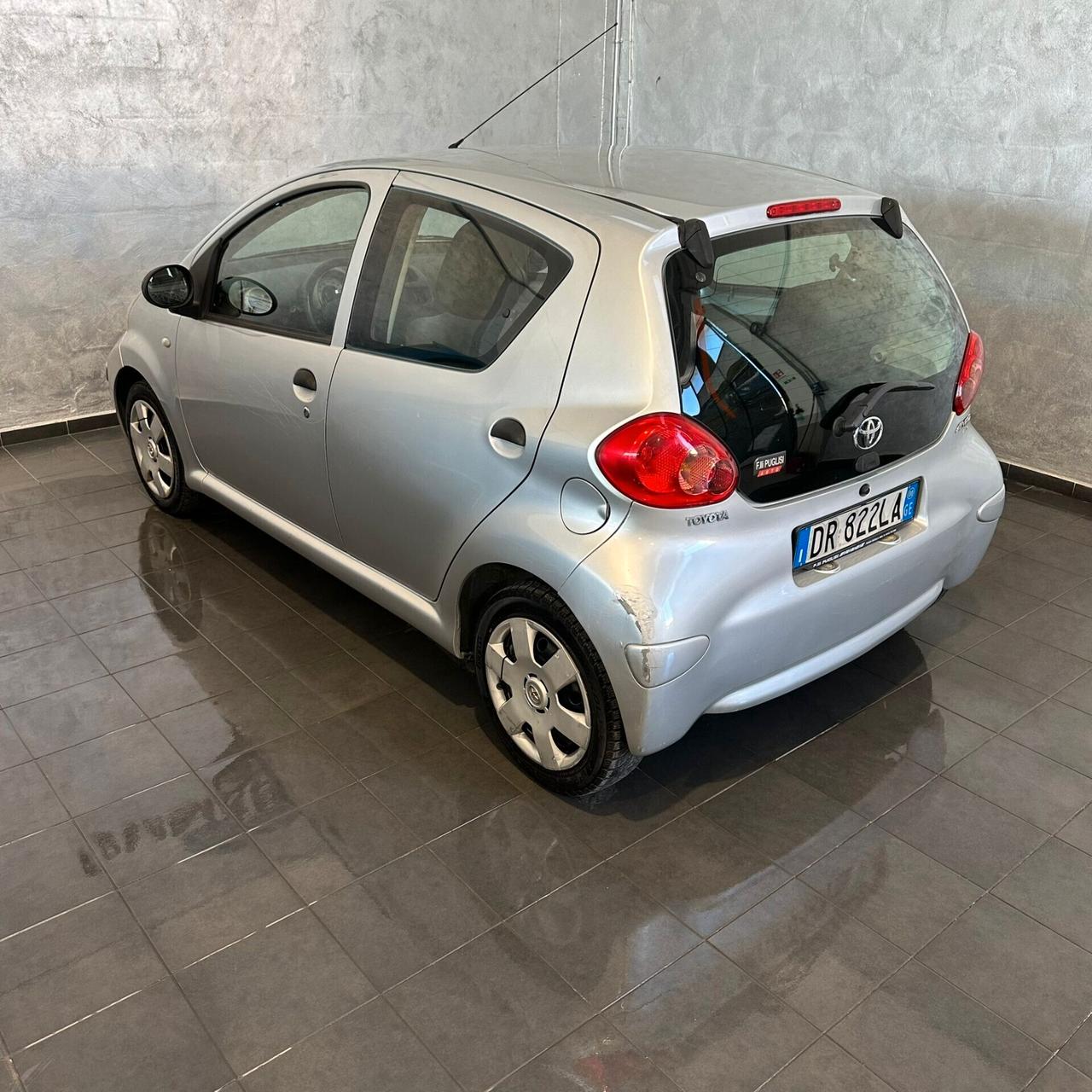 Toyota Aygo 1.0 12V VVT-i 5 porte Sol