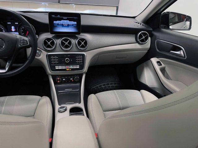 MERCEDES-BENZ GLA 220 PREMIUM 4MATIC AUTO