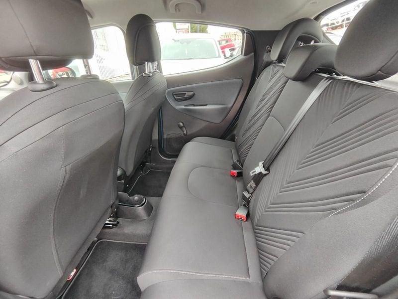 Lancia Ypsilon 1.0 FireFly 5 porte S&S Hybrid Alberta Ferretti