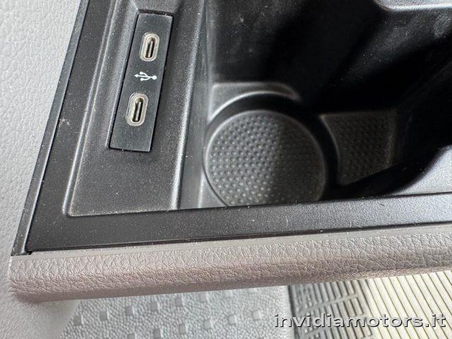 VOLKSWAGEN Caravelle T6.1 9 POSTI-NAVIGATORE